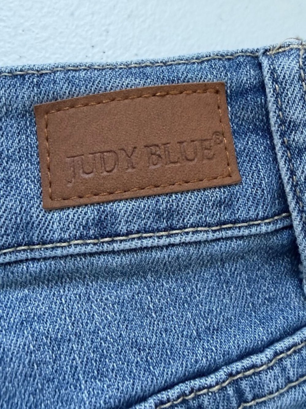 Judy Blue High‎ Waist Medium Wash Cuffed Denim Shorts XL
JB150096 - Picture 6 of 8